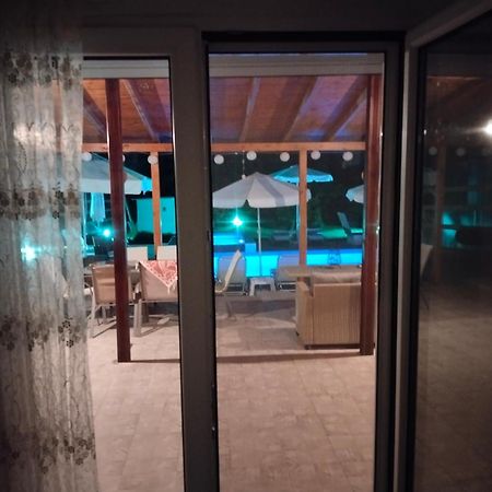 Maria Lemoni Swimming Pool Apartment Nea Skioni Exterior photo