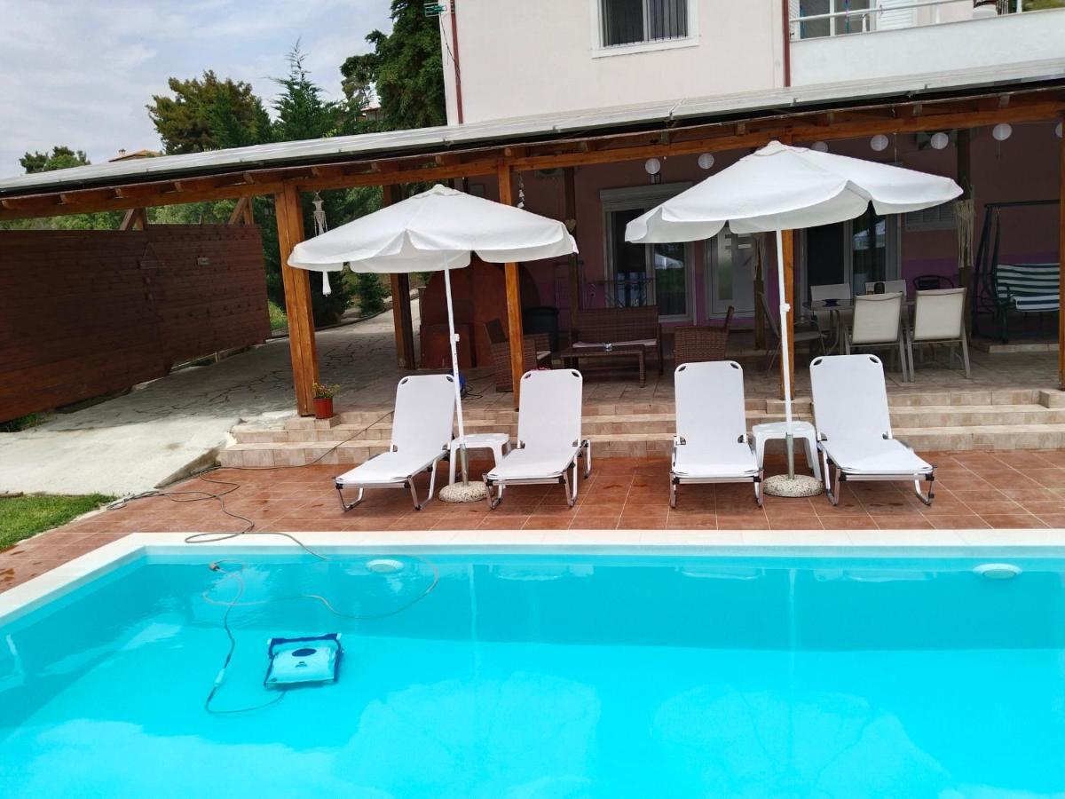 Maria Lemoni Swimming Pool Apartment Nea Skioni Exterior photo