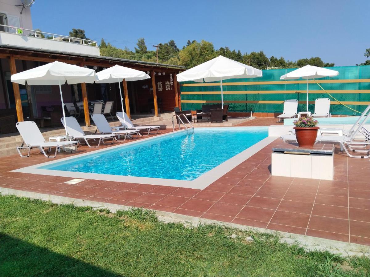 Maria Lemoni Swimming Pool Apartment Nea Skioni Exterior photo